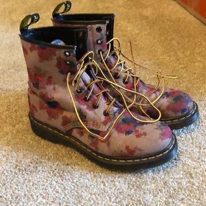 Floral Dr. Martens size 9 women’s